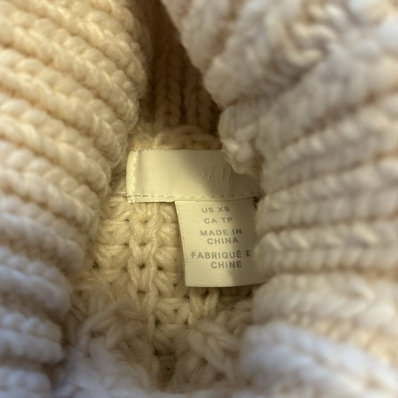 Long Knit Turtleneck - Picture 2 of 3